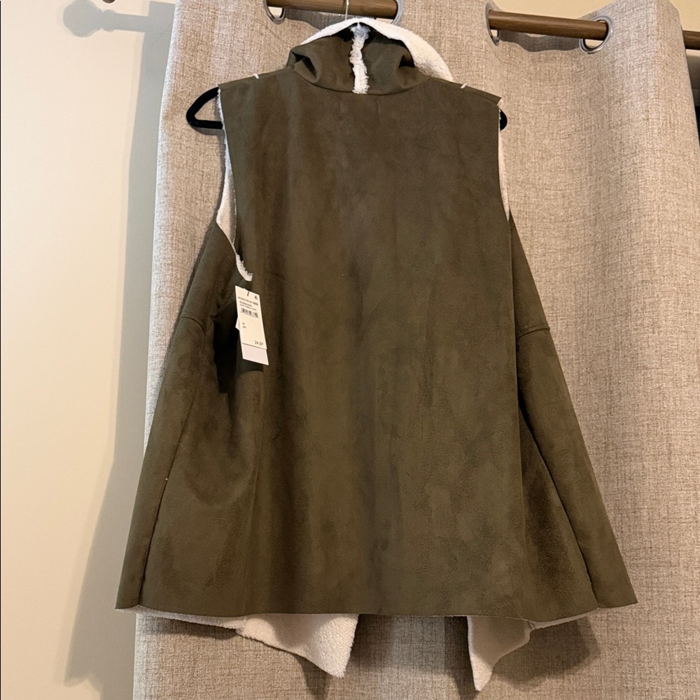 Nordstrom NWT Olive Faux Suede Sherpa-Trim Vest 2X - Picture 3 of 3